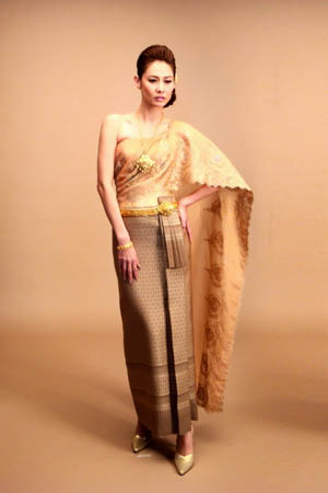 ชุดแต่งงานแบบไทย สวยๆมาฝากเจ้าสาวค่ะ