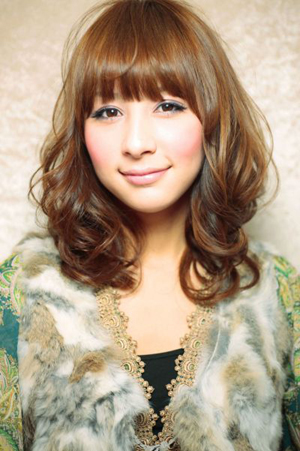 ทรงผมดัดสั้น ง่ายๆ ที่เพื่อนๆ ก็สามารถทำได้