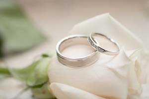 แหวนแต่งงาน ทองคำขาว ความสวยที่ดูหรูหรา