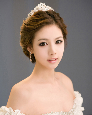 ทรงผมออกงานกลางคืน สวยๆ กันทั้งนั้นเลย
