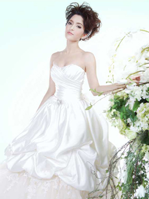 ชุดเจ้าสาว สวยๆ เข้ามาดูกันเลย