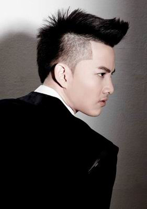ทรงผมเปิดข้าง หล่อๆ ใครเห็นเป็นต้องชอบ