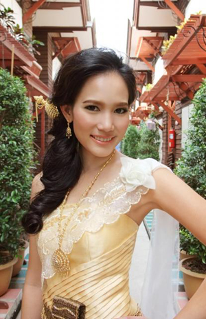 ทรงผมชุดไทย สวยงามมากๆค่ะ